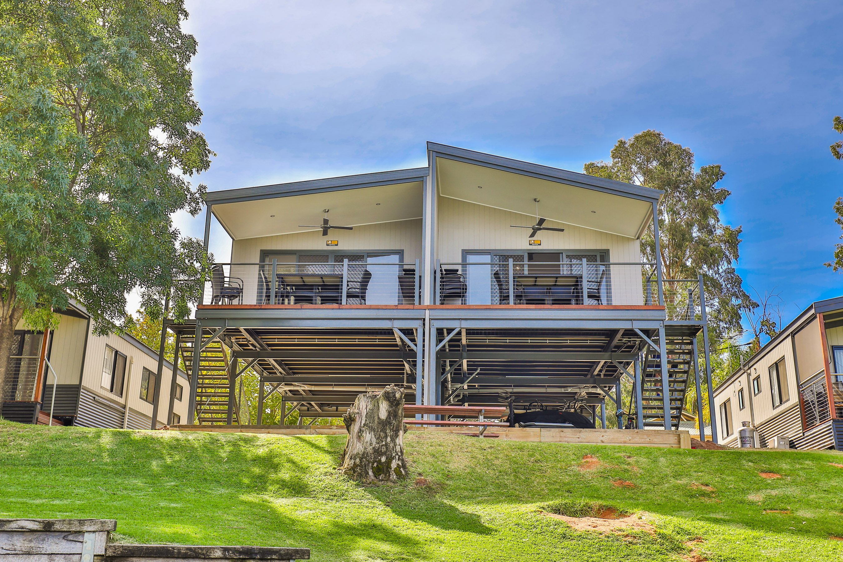 Elevated Riverfront Cabin Rivergardens Holiday Park Mildura Caravan Park
