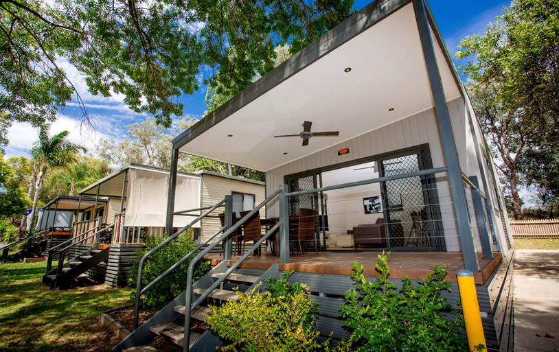 Deluxe 3 Bedroom Cabin Sleeps 8 Lake Hume Holiday & Caravan Park