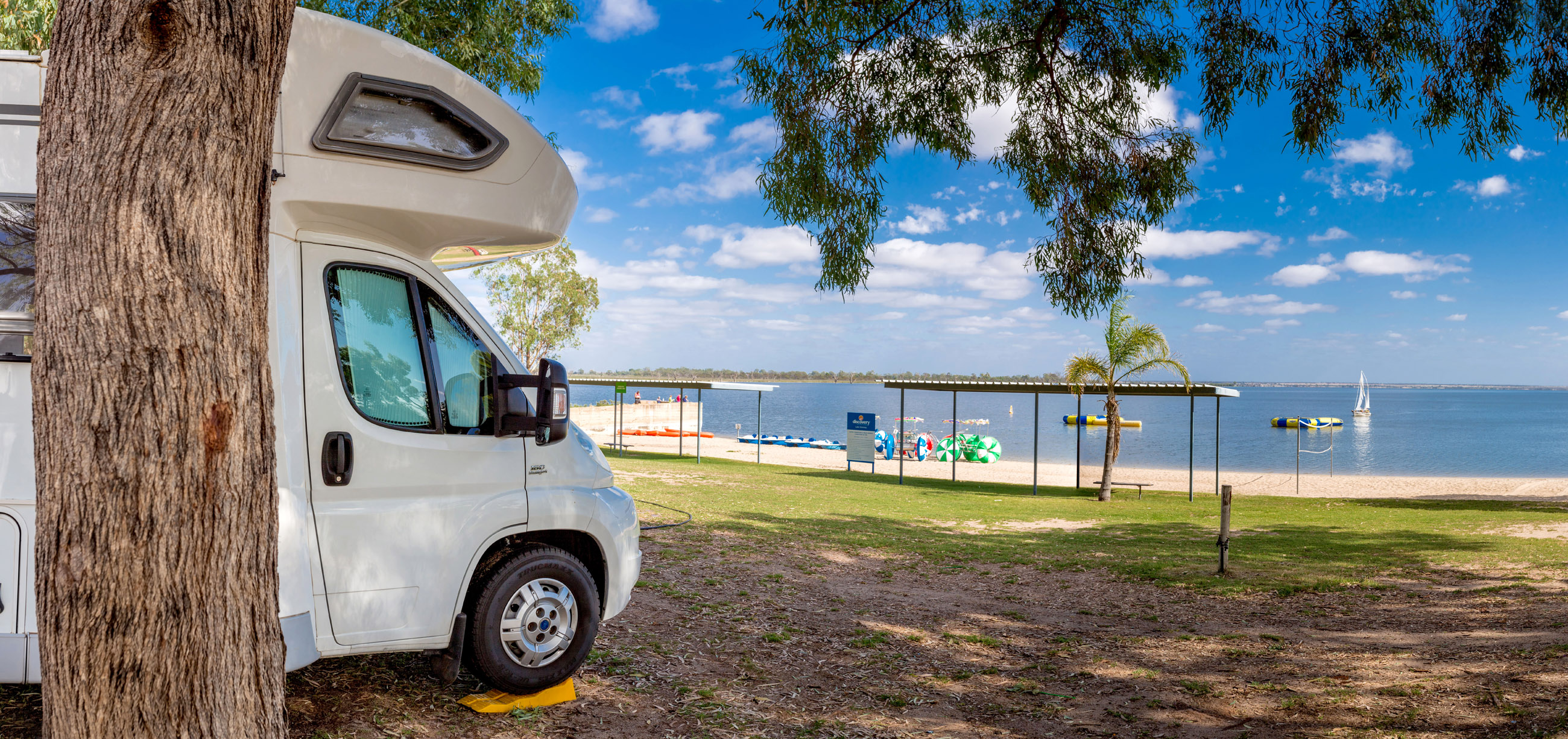 Powered Site Lakefront Lake Bonney Holiday & Caravan Park