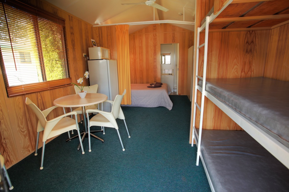 Standard Cabins Stanthorpe Top Of The Town Tourist Park Holiday & Caravan Park