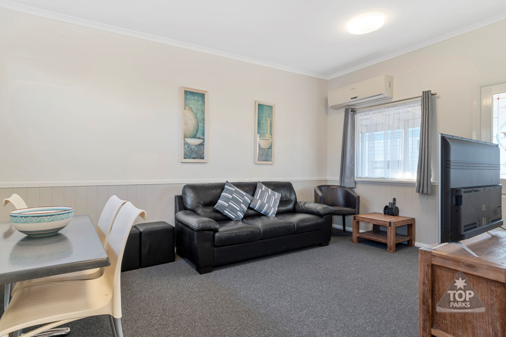 Deluxe 2 Bedroom Holiday Unit | Esperance Bay Holiday Park Caravan Park