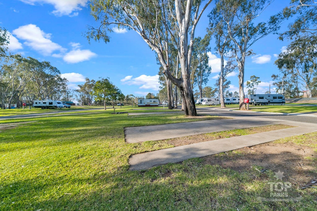 Powered Sites | Victoria Lake Holiday Park Caravan Park