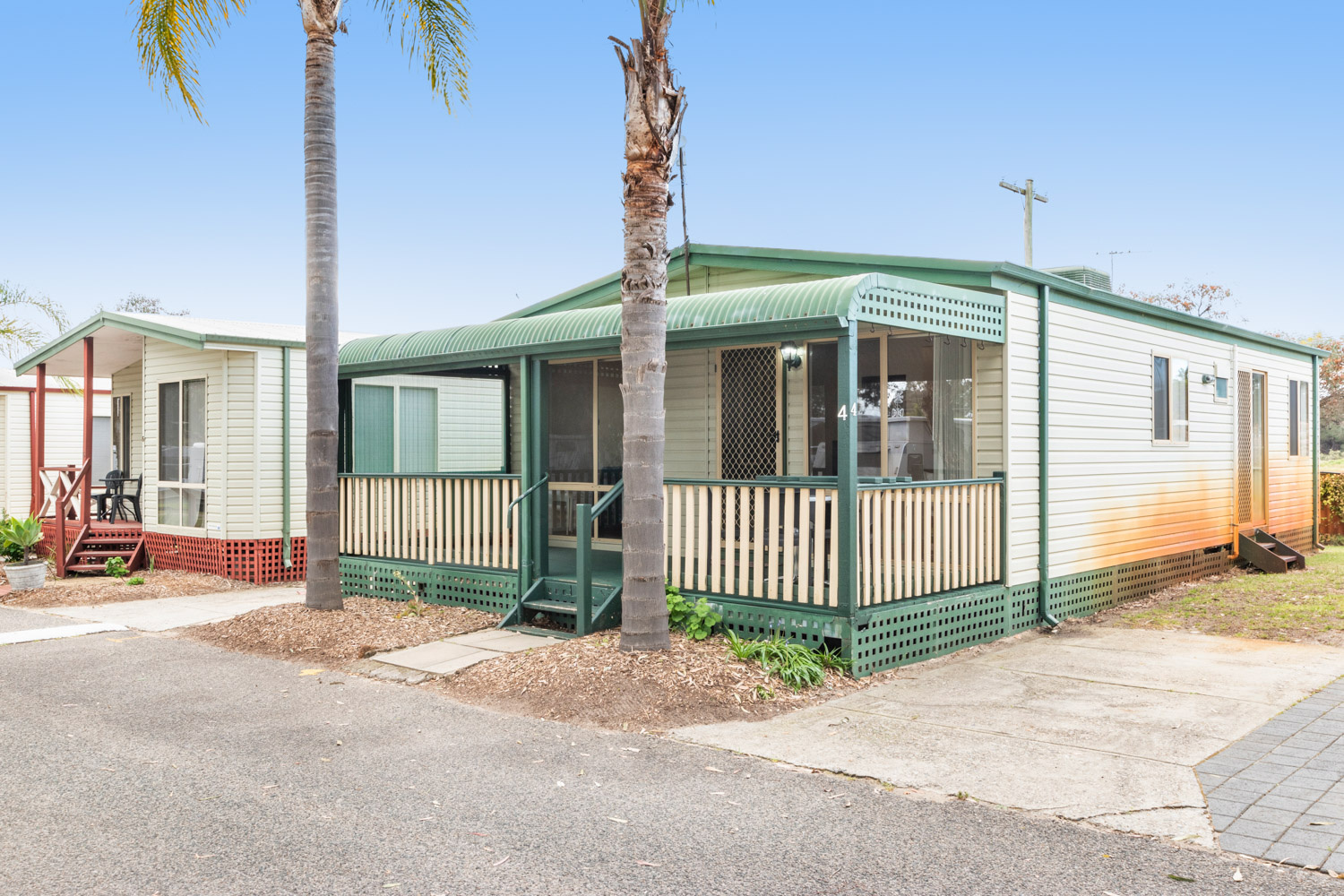 Pet Friendly Two Bedroom Cabin | Perth Central Caravan Park Caravan Park